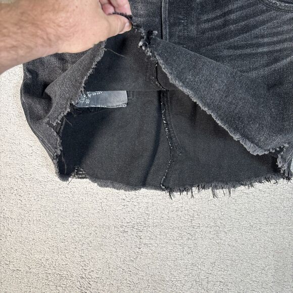 We The Free Women’s Size 29 Brea Cut-Off Black Denim Skirt Raw Hem Whiskers - Picture 5 of 14